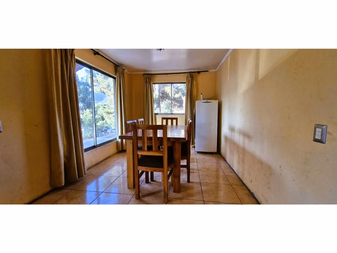 Venta de parcela de 15.000 m2., con casa, quincho y piscina, en Pucalán. 200 M$