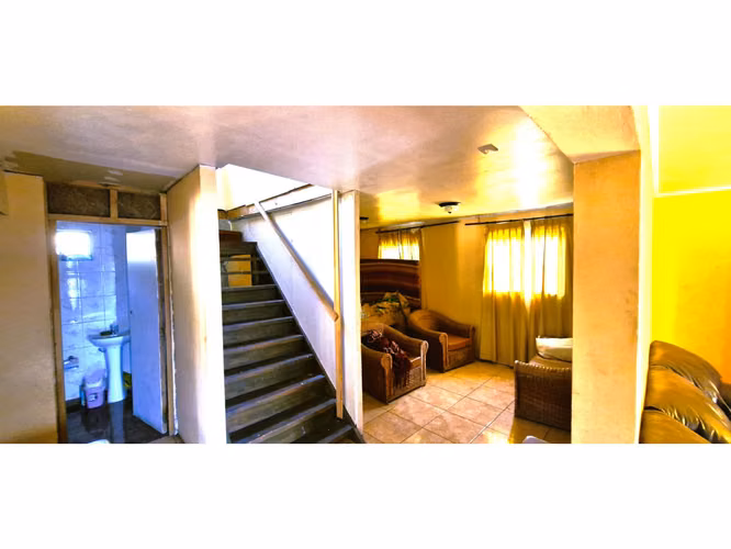 Venta de parcela de 15.000 m2., con casa, quincho y piscina, en Pucalán. 200 M$