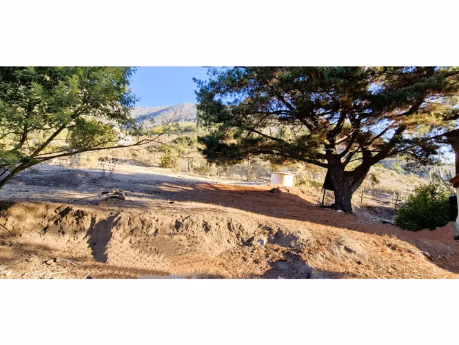 Venta de parcela de 15.000 m2., con casa, quincho y piscina, en Pucalán. 200 M$