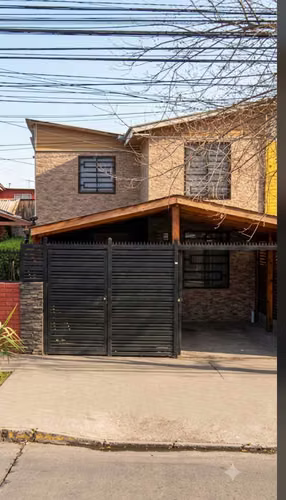 Amplia casa con gran potencial comercial (179949)