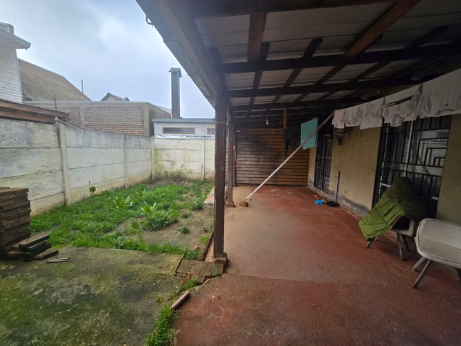 SE VENDE CASA EN JARDINES DE RAUQUEN