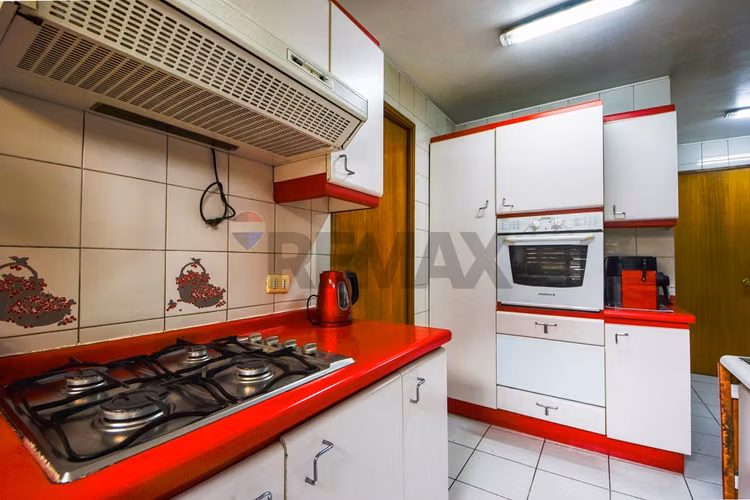 Venta vitacura estupenda! 3d + 2b + 1e + 1bod