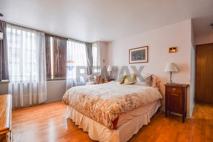 Venta vitacura estupenda! 3d + 2b + 1e + 1bod