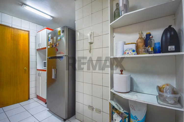 Venta vitacura estupenda! 3d + 2b + 1e + 1bod