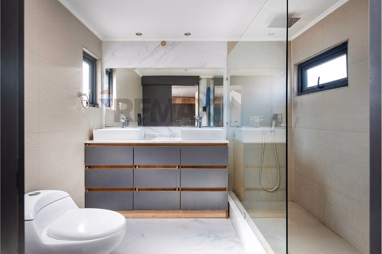 Hermosa casa renovada en los tordos/av grecia