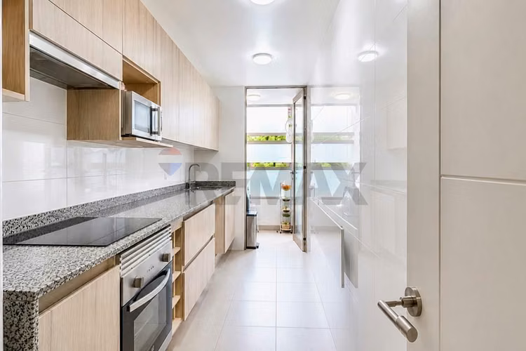 Departamento 3d + 2b  jardín privado | primer piso