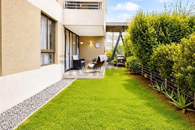 Departamento 3d + 2b  jardín privado | primer piso