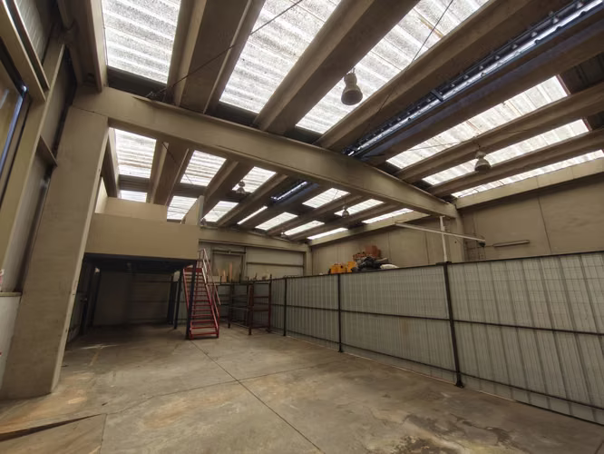 EDIFICIO 4 PISOS Y GALPÓN EN VENTA O ARRIENDO, QUINTA NORMAL