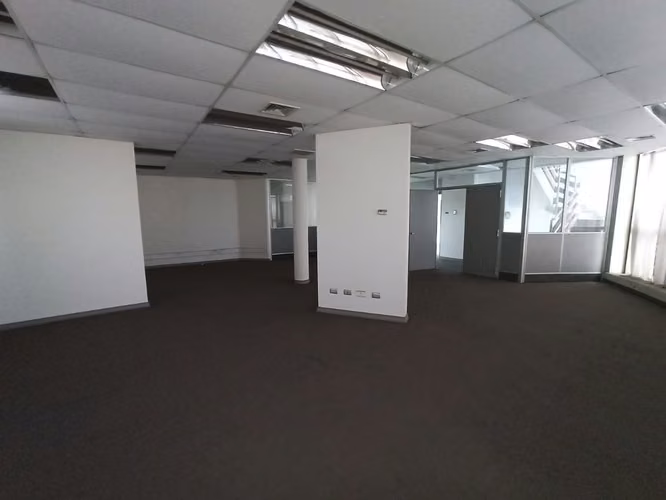 EDIFICIO 4 PISOS Y GALPÓN EN VENTA O ARRIENDO, QUINTA NORMAL