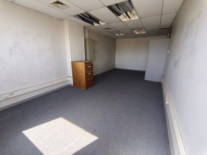 EDIFICIO 4 PISOS, OFICINAS Y GALPÓN EN VENTA O ARRIENDO
