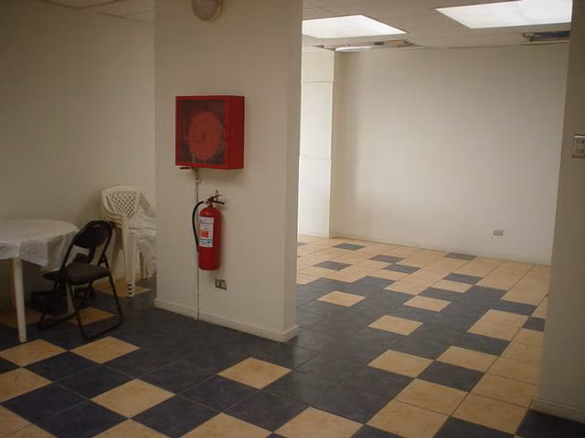EDIFICIO 4 PISOS, OFICINAS Y GALPÓN EN VENTA O ARRIENDO