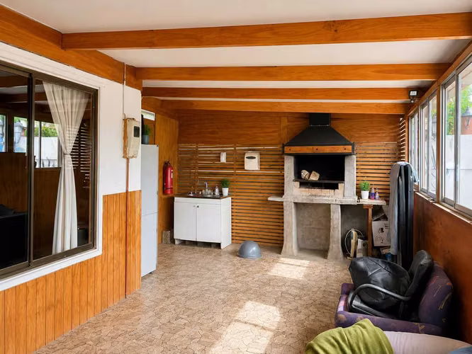 Casa con gran terreno cerca de la playa  (179954)