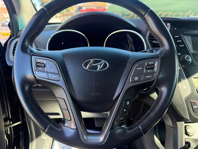 Hyundai Grand Santa Fe GLS 3.3 4WD AUTOMÁTICA (2014)
