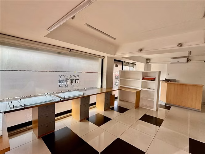 Local Comercial en arriendo en Las Condes