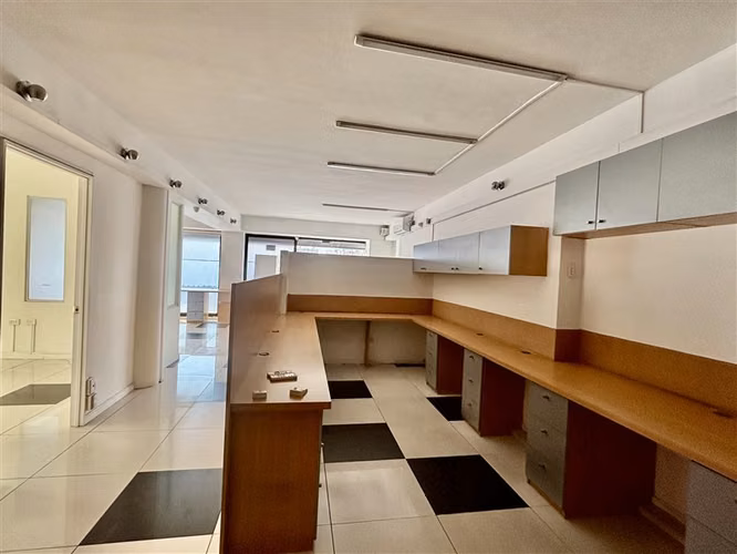 Oficina en arriendo en Las Condes