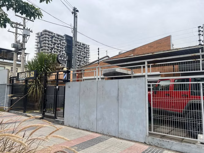 Excelente local industrial cerca metro Rodrigo de Araya