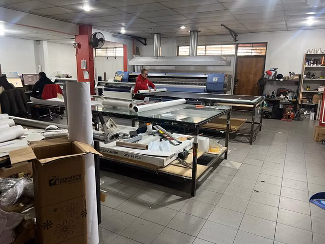 Excelente local industrial cerca metro Rodrigo de Araya
