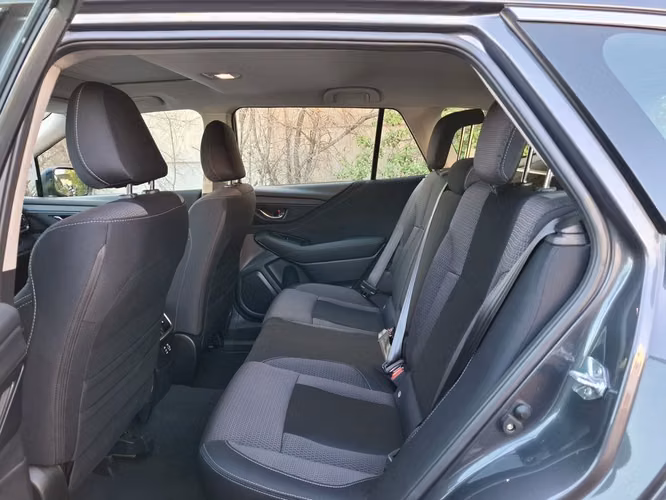 SUBARU OUTBACK 2025