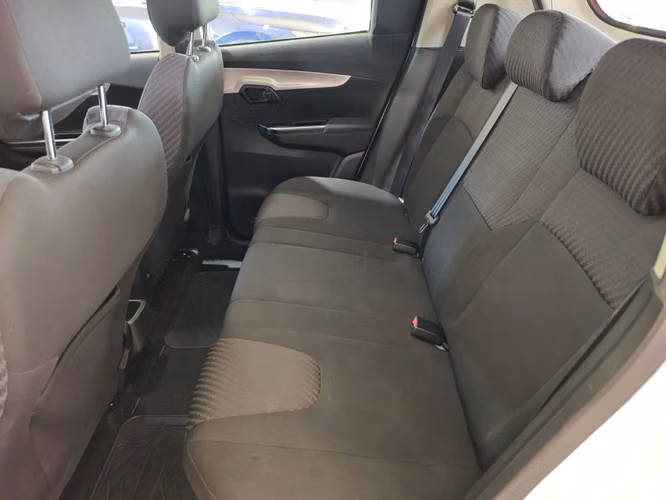 MAHINDRA KUV