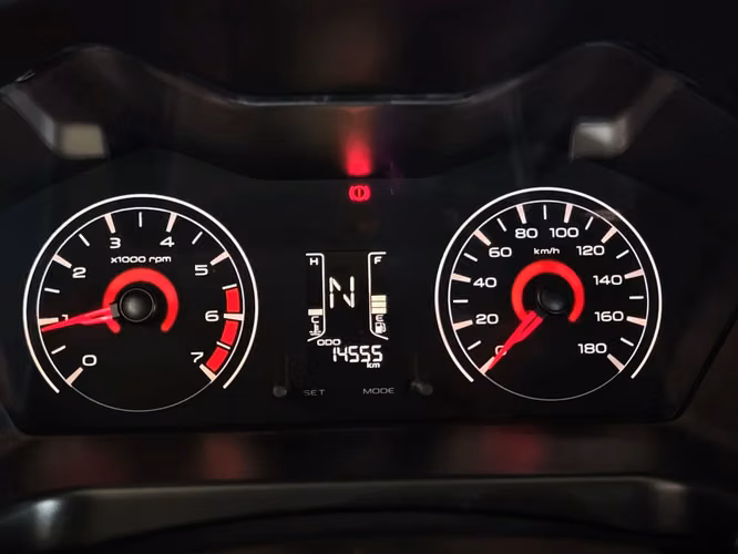 MAHINDRA KUV