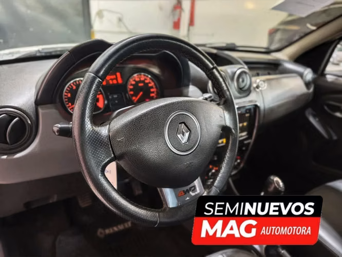 RENAULT Duster DYNAMIQUE 4X4 2.0 2014