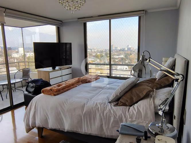 Lindo Departamento en Vitacura con Vista Despejada - Imagen 9