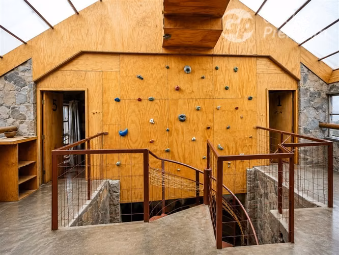 Refugio Placaroja: Inversión Turística en Lo Valdés