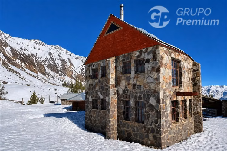 Refugio Placaroja: Inversión Turística en Lo Valdés
