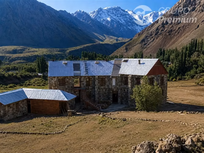 Refugio Placaroja: Inversión Turística en Lo Valdés