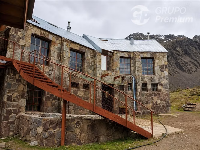 Refugio Placaroja: Inversión Turística en Lo Valdés