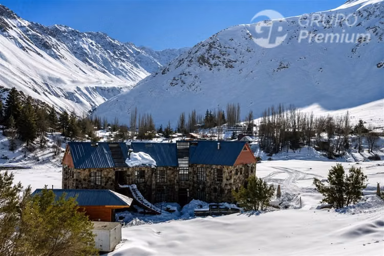 Refugio Placaroja: Inversión Turística en Lo Valdés