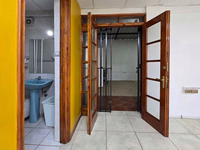 Local comercial / oficinas / bodega, 6 Estac. (179972)
