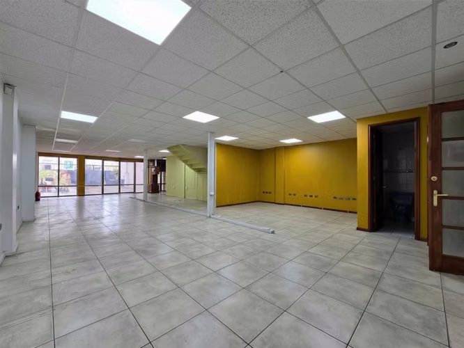 Local comercial / oficinas / bodega, 6 Estac. (179972)