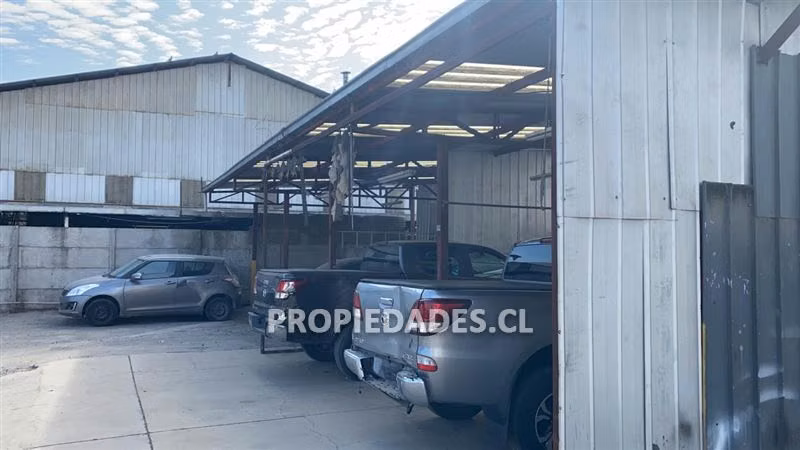 Sitio en arriendo en Huechuraba / El Rosal ESTACIONAMIENTOS