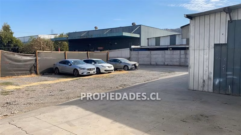Sitio en arriendo en Huechuraba / El Rosal ESTACIONAMIENTOS