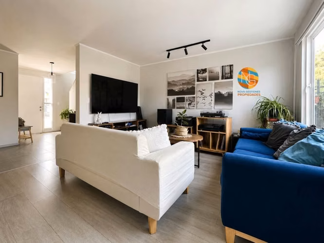 Casa en cdo. Alto Las Perdices,245 m² total,3D+3B. - Imagen 3