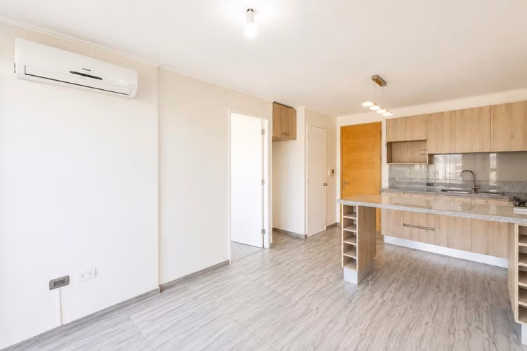 DEPTO.2D+2B+E, PISO 17. METRO BELLAVISTA. 2.900UF!