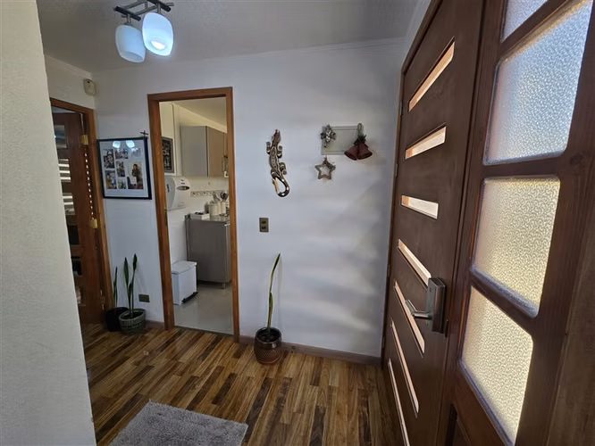 Casa en venta de 4 dorm. interior de condominio. En CDLV