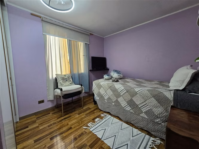 Casa en venta de 4 dorm. interior de condominio. En CDLV
