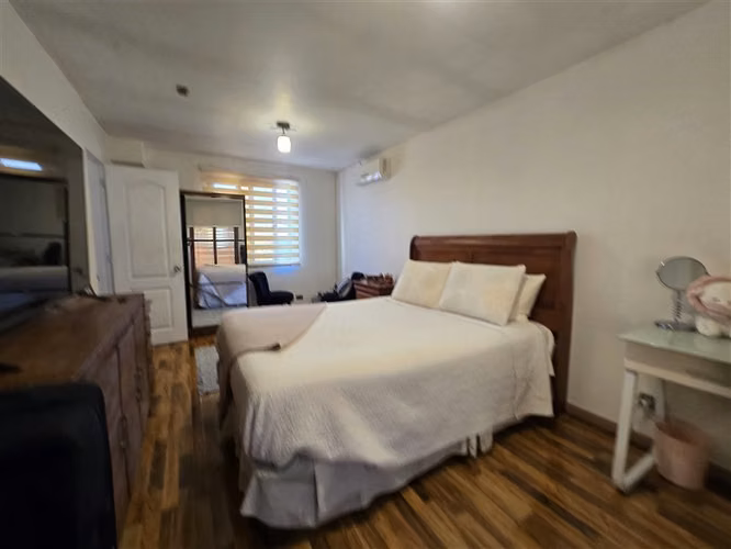 Casa en venta de 4 dorm. interior de condominio. En CDLV