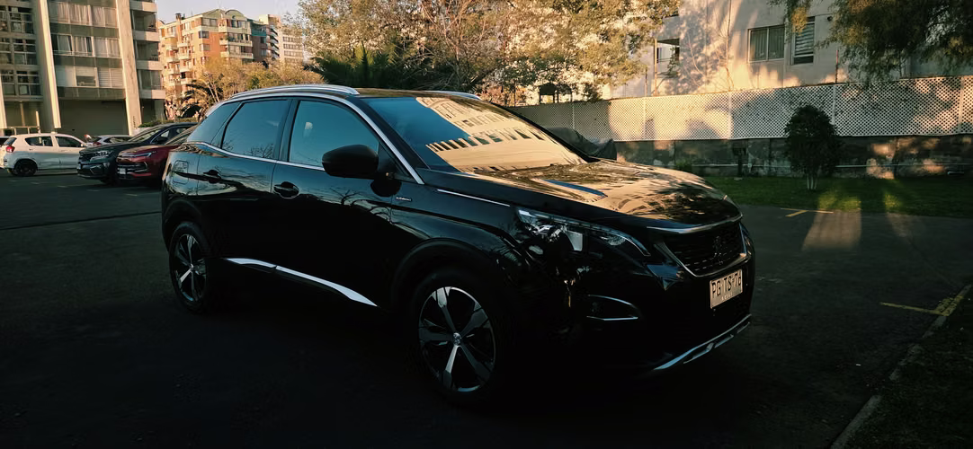Vendo Peugeot 3008 Diésel año 2020, versión full.