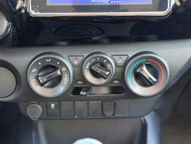 Toyota Hilux 4X2 2.4 MT DX 2026