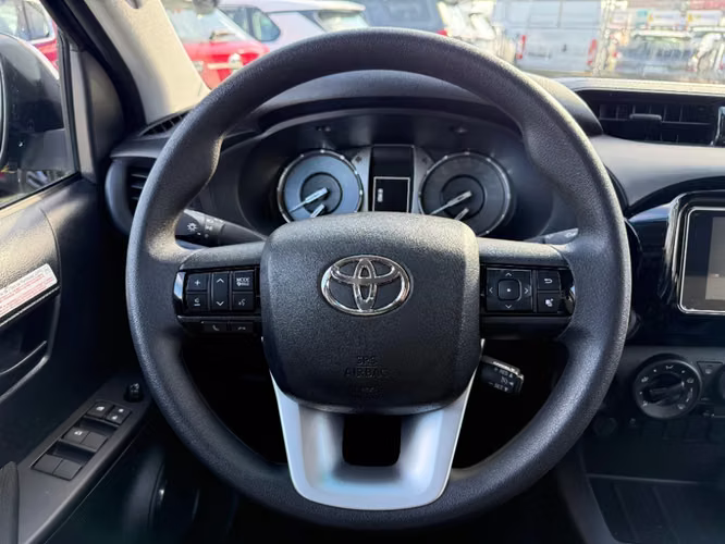 Toyota Hilux 4X2 2.4 MT DX 2026