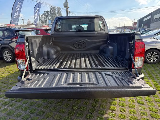 Toyota Hilux 4X2 2.4 MT DX 2026