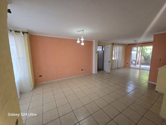 CASA ARRIENDO LO CAMPINO 3 DOR 2 BAÑOS 1 ESTACIONAMIENTO - Imagen 2
