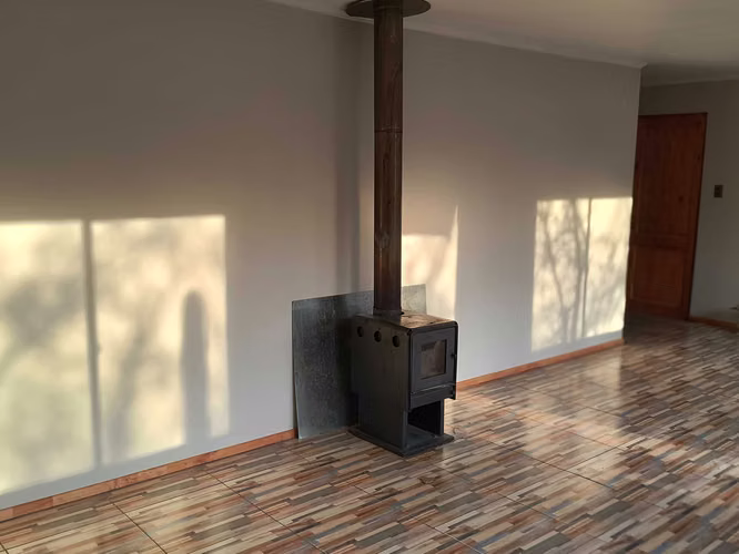 Amplio tereno, casa + taller (179989)