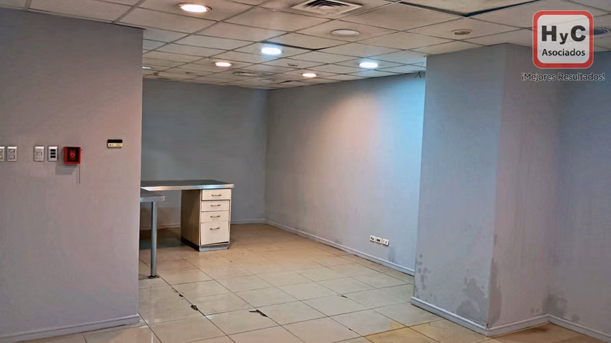 Amplio Local Comercial en Plena Alameda – Alta Exposición y Versatilidad - Imagen 19