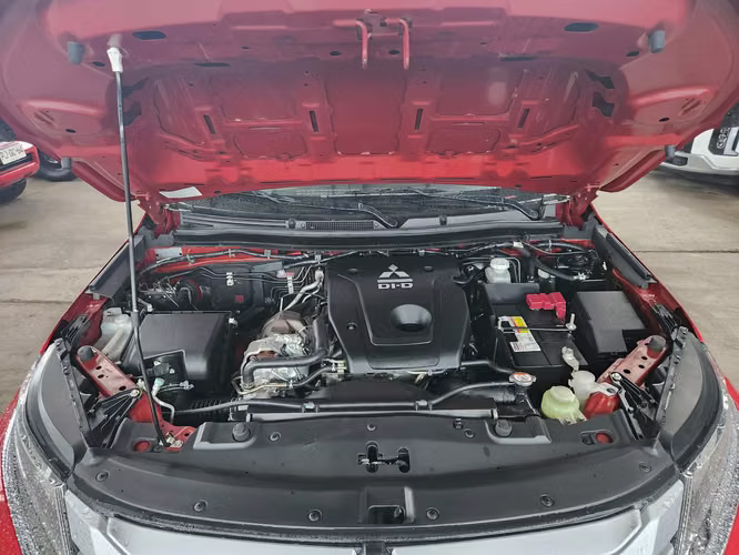 MITSUBISHI L200 CR KATANA 4x2 Diésel año 2022