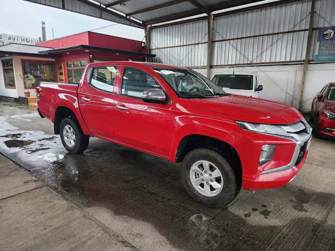 MITSUBISHI L200 CR KATANA 4x2 Diésel año 2022