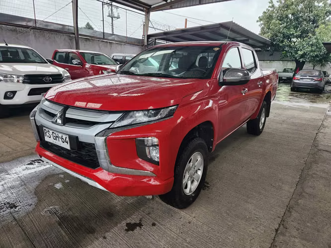 MITSUBISHI L200 CR KATANA 4x2 Diésel año 2022